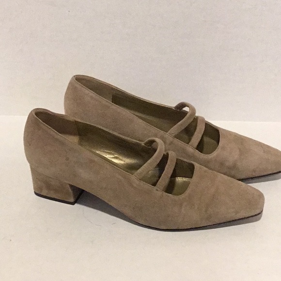 Yves Saint Laurent Shoes - YVES SAINT LAURENT Tan Suede Shoe